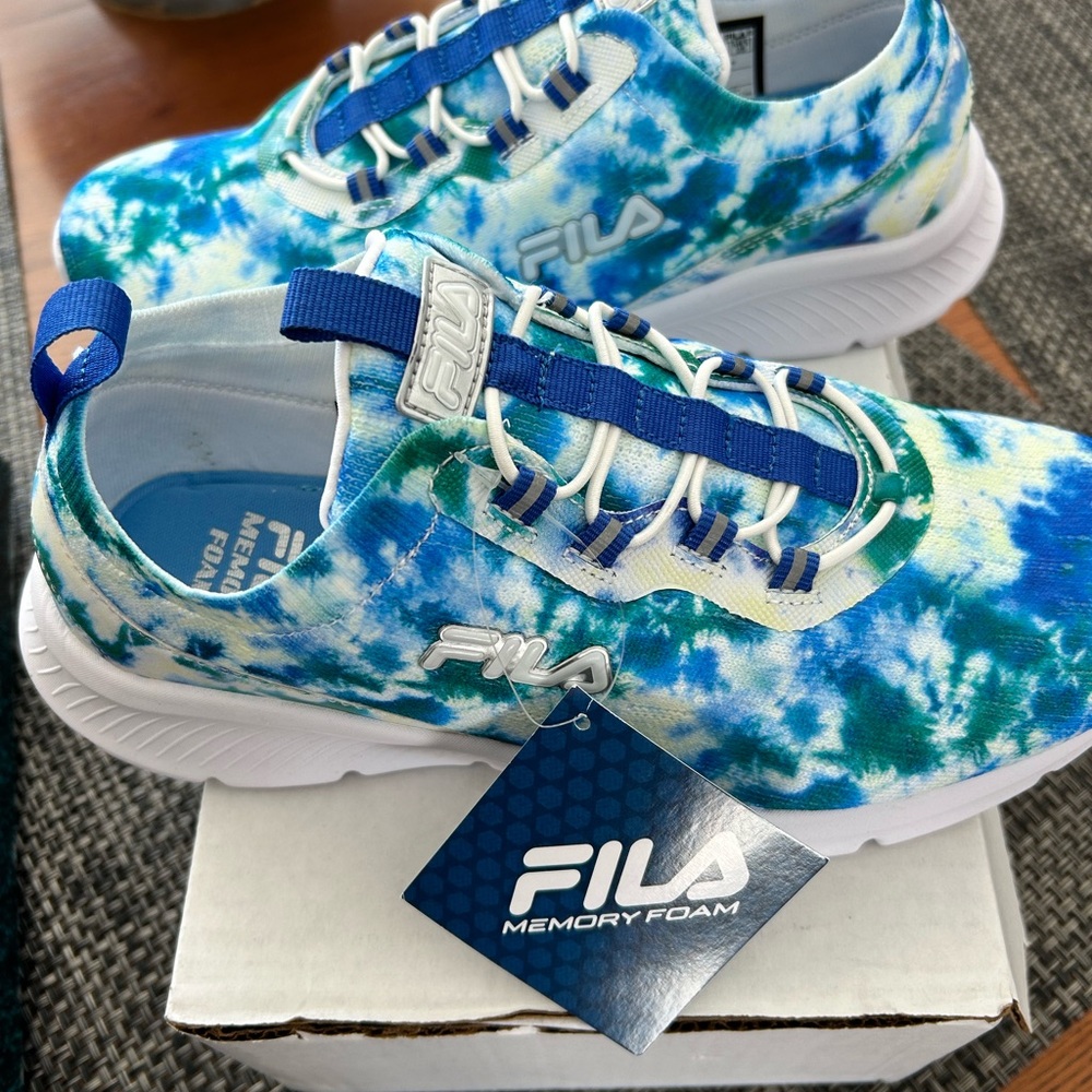 COPY - Fila Memory Skyway 2.0 Tie Dye Blue Women’s Size 11 NIB Memory Foam